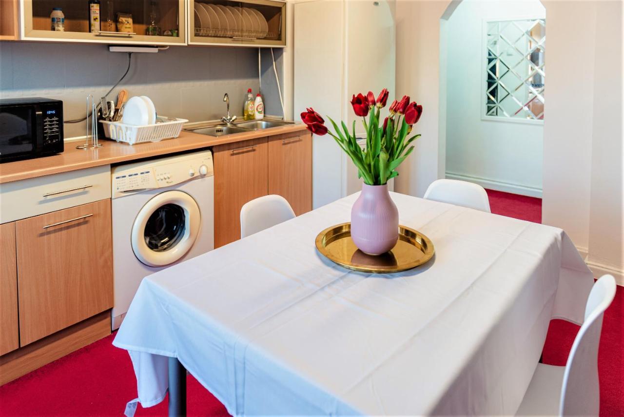 Parliament Marriott Unirii Square 5 Bedrooms Luxury Apartment Old Town Bukares Bagian luar foto